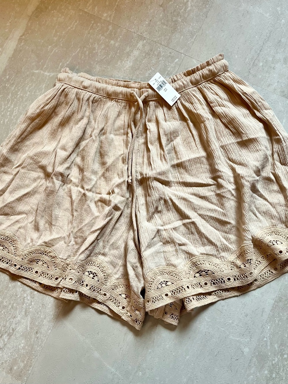 Lace Trim Linen Shorts